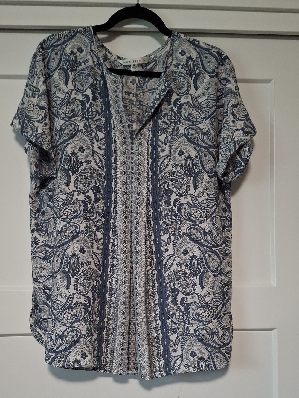 Max Studio Blue Paisley Short Sleeve V-Neck Blouse - Picture 1 of 2